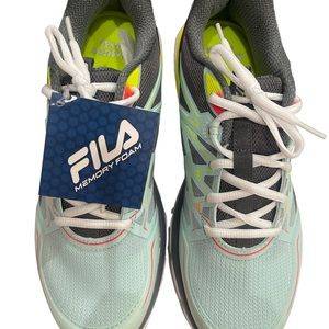 THANKSGIVING SALE!!!

FILA MEMORY WANDERUN - WOMEN. NWT (box included)